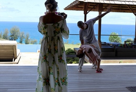 Beyonce's Hawaii Vacation Sugarbird 'Copacabana' Lemon Printed Dress 2