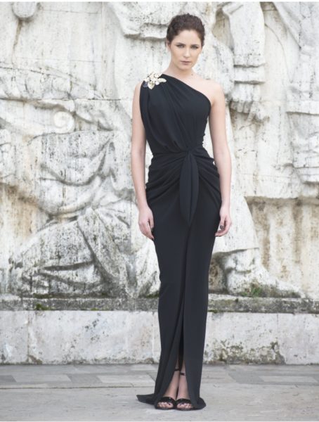 Rhea-Costa-black-crepe-one-shoulder-gown