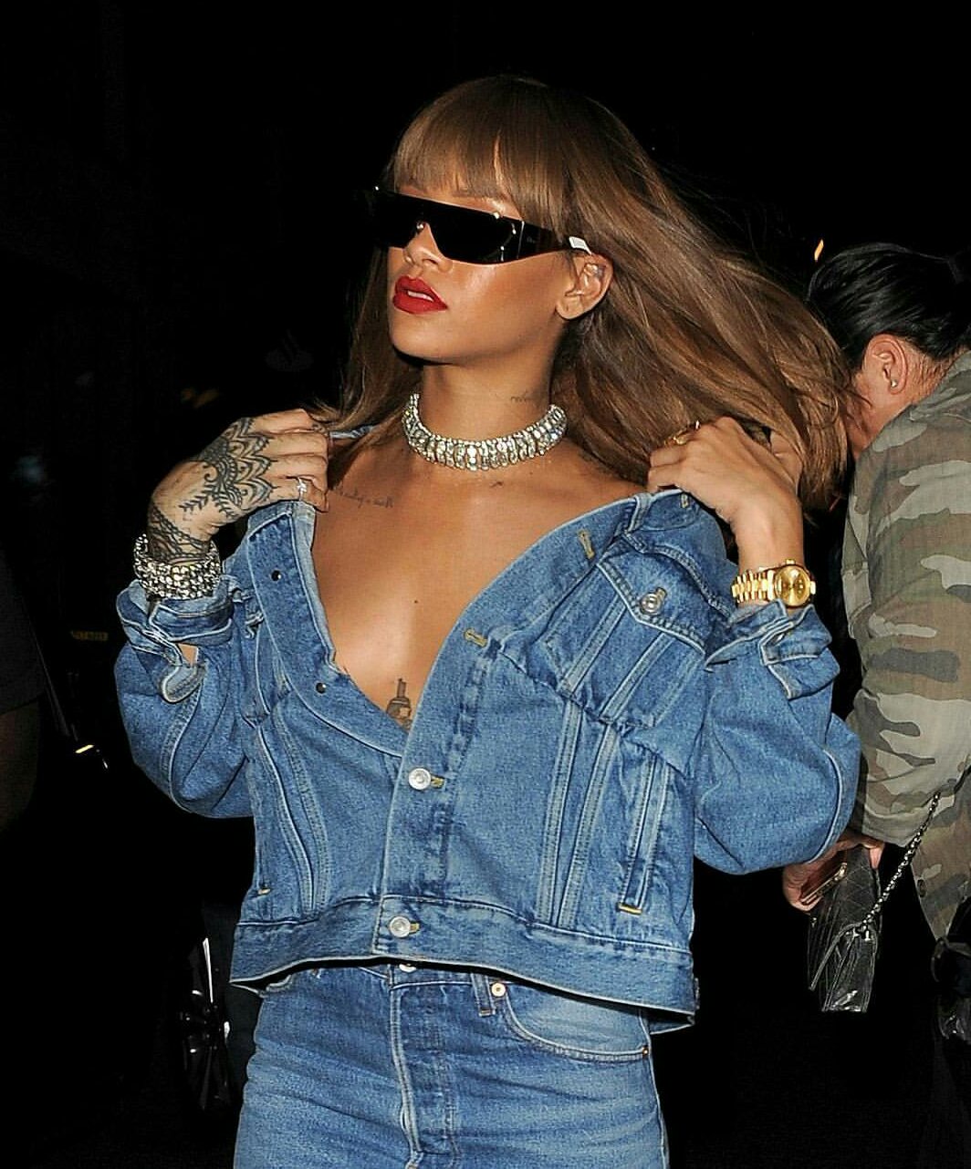 Rihanna-Balenciaga-Denim-Jacket-Dior-Sunglasses-Mirror-Effect-Boots-3