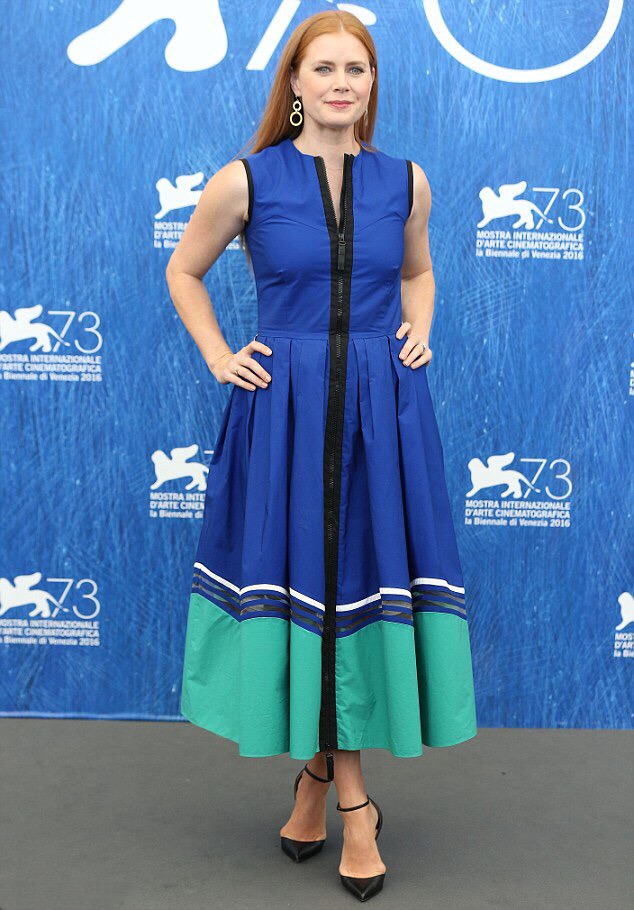 Amy Adams's 73rd Annual Venice Film Festival Arrival Photocall Fendi Resort 2017 Cobalt and Seafoam Full Zip A Line Midi Dress 6