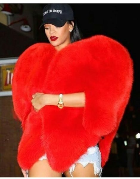 Rihanna-nyc-YSL-red-heart-shaped-fox-fur-cape-2