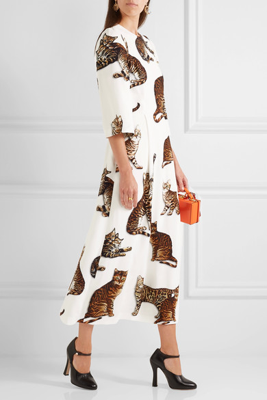 2-dolce-gabbana-printed-cat-lady-round-neck-dress