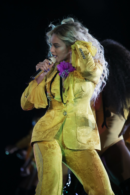 6-beyonce-closes-out-her-formation-world-tour-in-a-robert-cavalli-fall-2016-mustard-yellow-suit-a-gilles-montezin-balloon-sleeved-oversized-coat-and-lust-for-life-usa-blue-velvet-boots-and-more