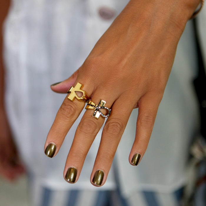 rashida-jones-14k-gold-vermeil-black-diamond-ankh-ring-model-lifestyle-streetstyle-2
