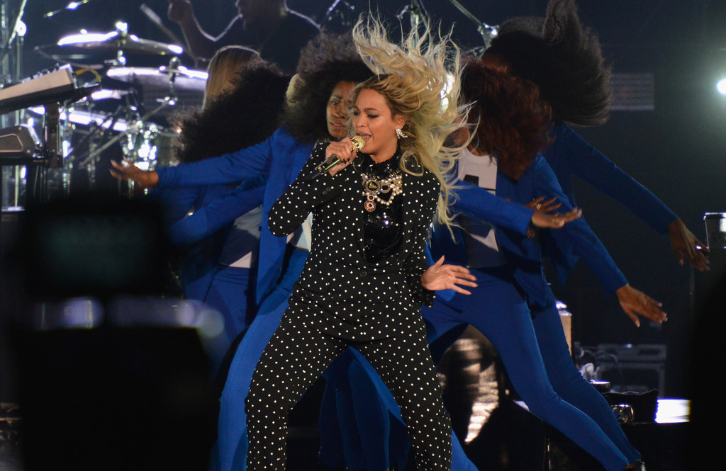 beyonce-get-out-the-vote-givenchy-cross-print-blazer-and-slim-fit-trousers-1