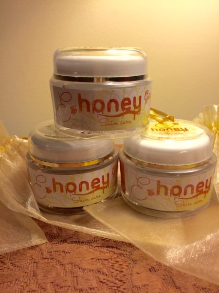 bomb-product-of-the-day-e-honey-skin-goddess-glow-cleansing-scrub-1