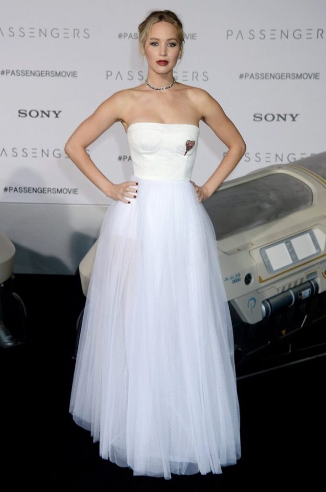 jennifer-lawrence-passengers-los-angeles-premiere-dior-spring-2017-low-cut-bustier-heart-embroidered-detail-tulle-gown
