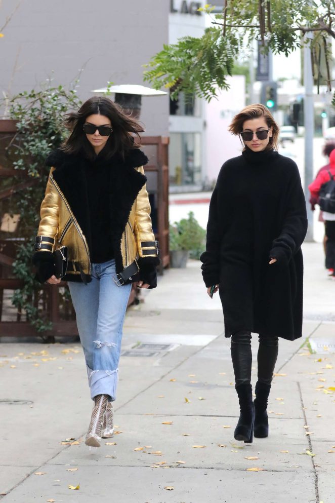 kendall-jenner-and-hailey-baldwin-leave-zinque-cafe-redone