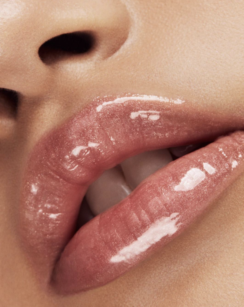 Beauty-Bomb-Trend-Is-Lip-Gloss -Making-a-Comeback-2