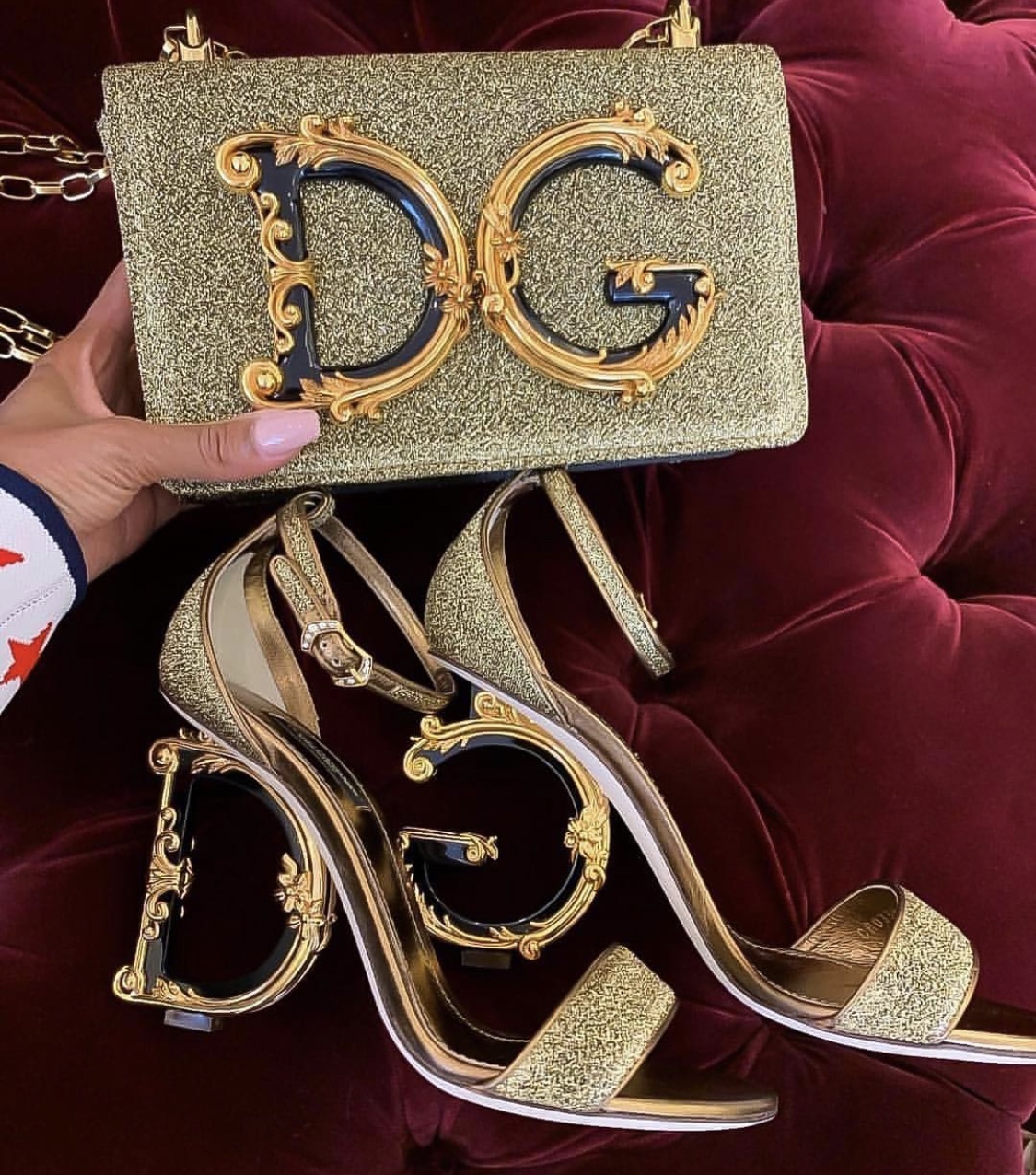 Bomb_Product_of_the_day_Dolce_Gabbana_Monogram_Glitter_heels