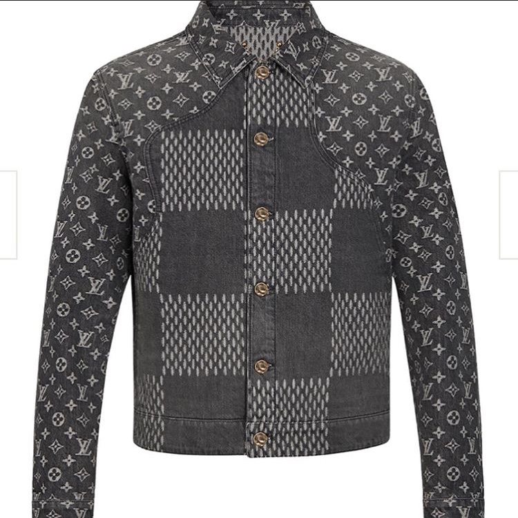 Drake Eats Spaghetti out of his Spotify Plaque Wearing a $2,670 Louis  Vuitton Giant Damier Waves Monogram Denim Jacket – Fashion Bomb Daily