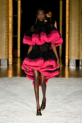 Christian Siriano Reminds Us Fashion Is a Dream With Fall/Winter 2021 ...
