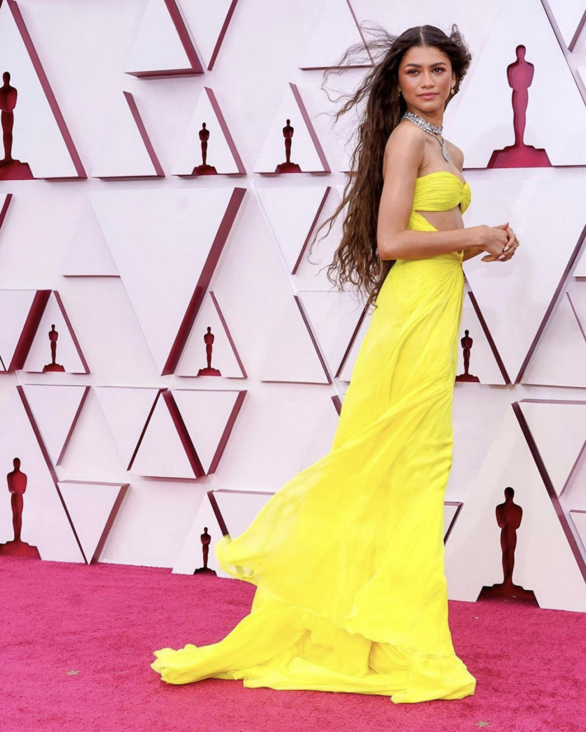 Oscars 2021: Regina King in Louis Vuitton, Zendaya in Valentino and Other  Top Looks