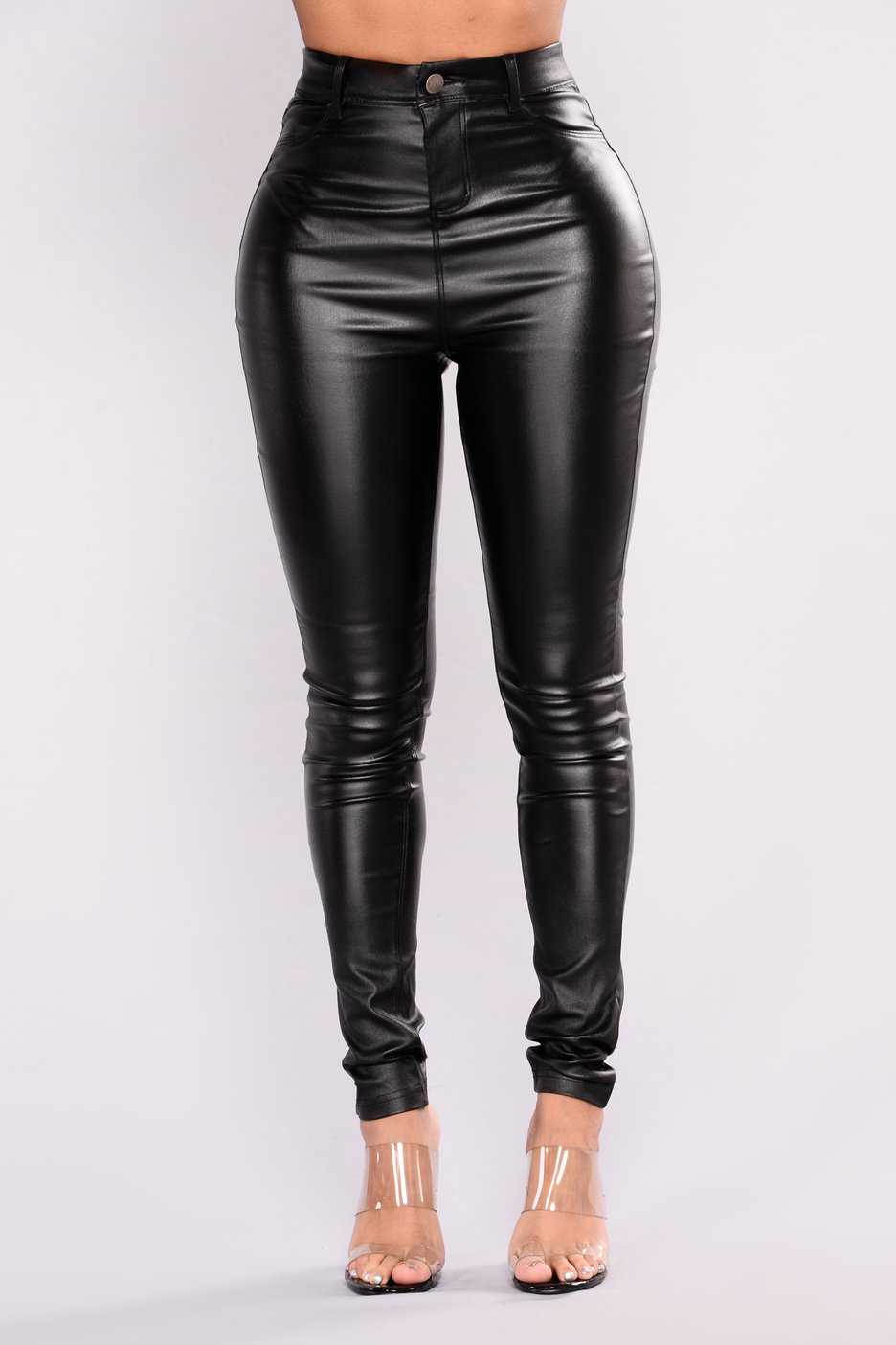 Lira Mercer Shows Off Her Figure in Fashion Nova Black Leather Pants ...