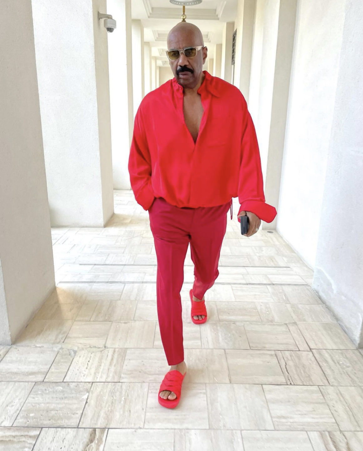 Steve Harvey Wears Louis Vuitton Spring 2019 Red Look From Virgil Abloh ...