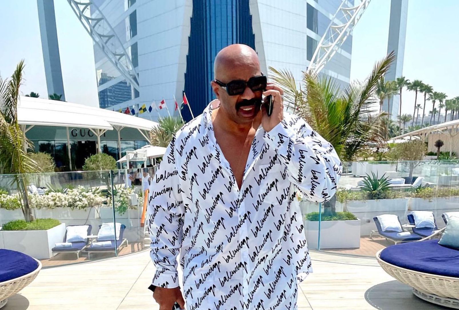 Steve Harvey Wears Louis Vuitton Spring 2019 Red Look From Virgil Abloh's  First Menswear Collection for Dubai's 50th Anniversary – Fashion Bomb Daily