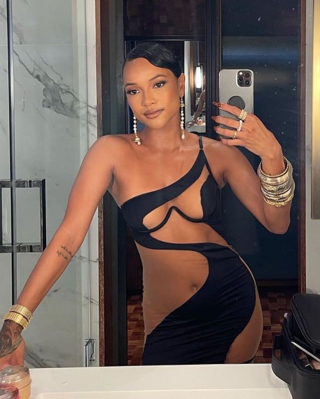 tape Quickly pavement 5 Times Celebrities Have Worn God Save Queens Black Cut-Out Pieces,  Featuring Karrueche, Jelena Karleusa, Laura Govan and More!