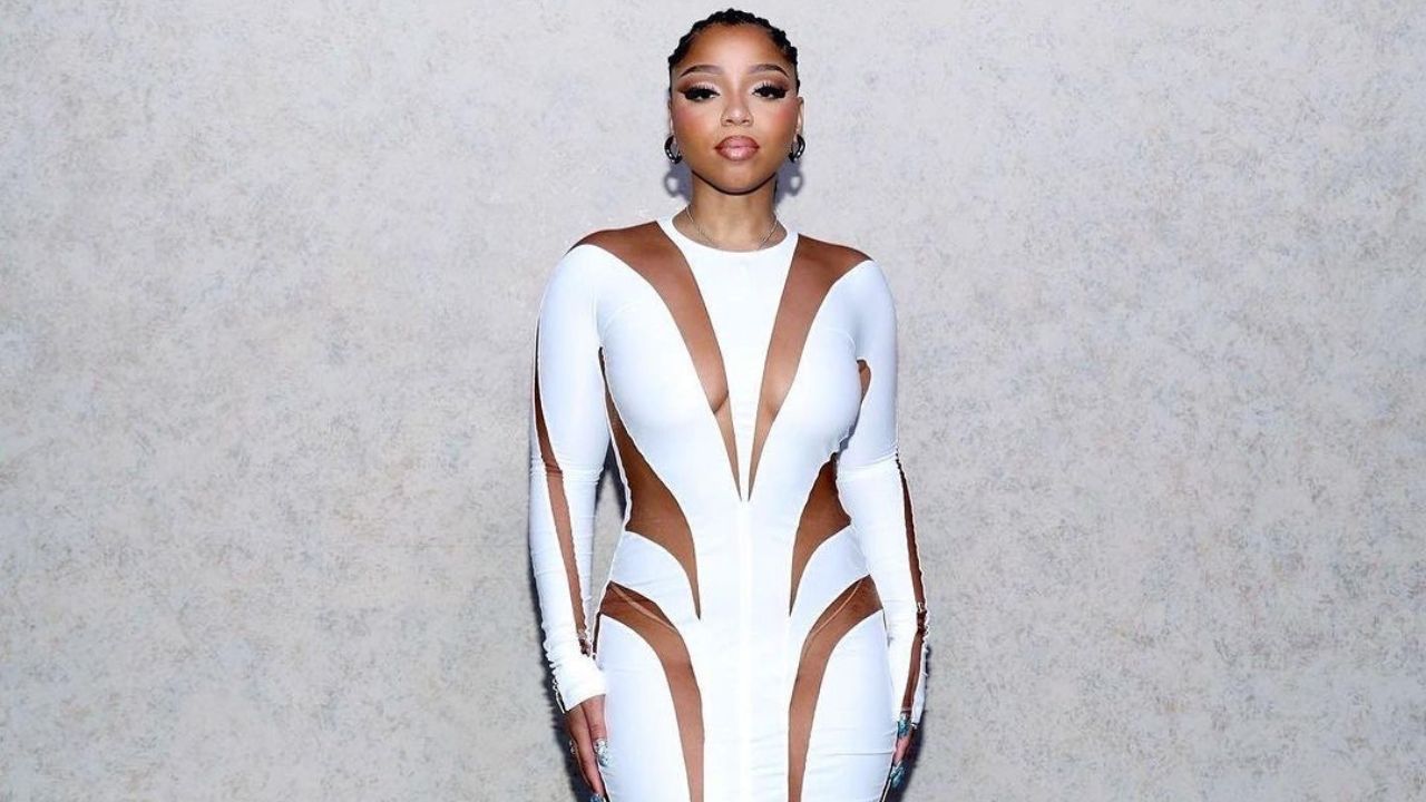 Chloe Bailey Attended the Hall of Fame Induction for Dwayne Wade in a $2,010 White Mugler Spiral Illusion Dress