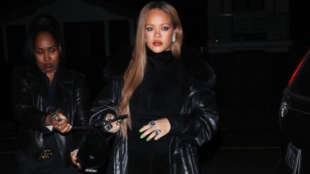 Rihanna – Fashion Bomb Daily