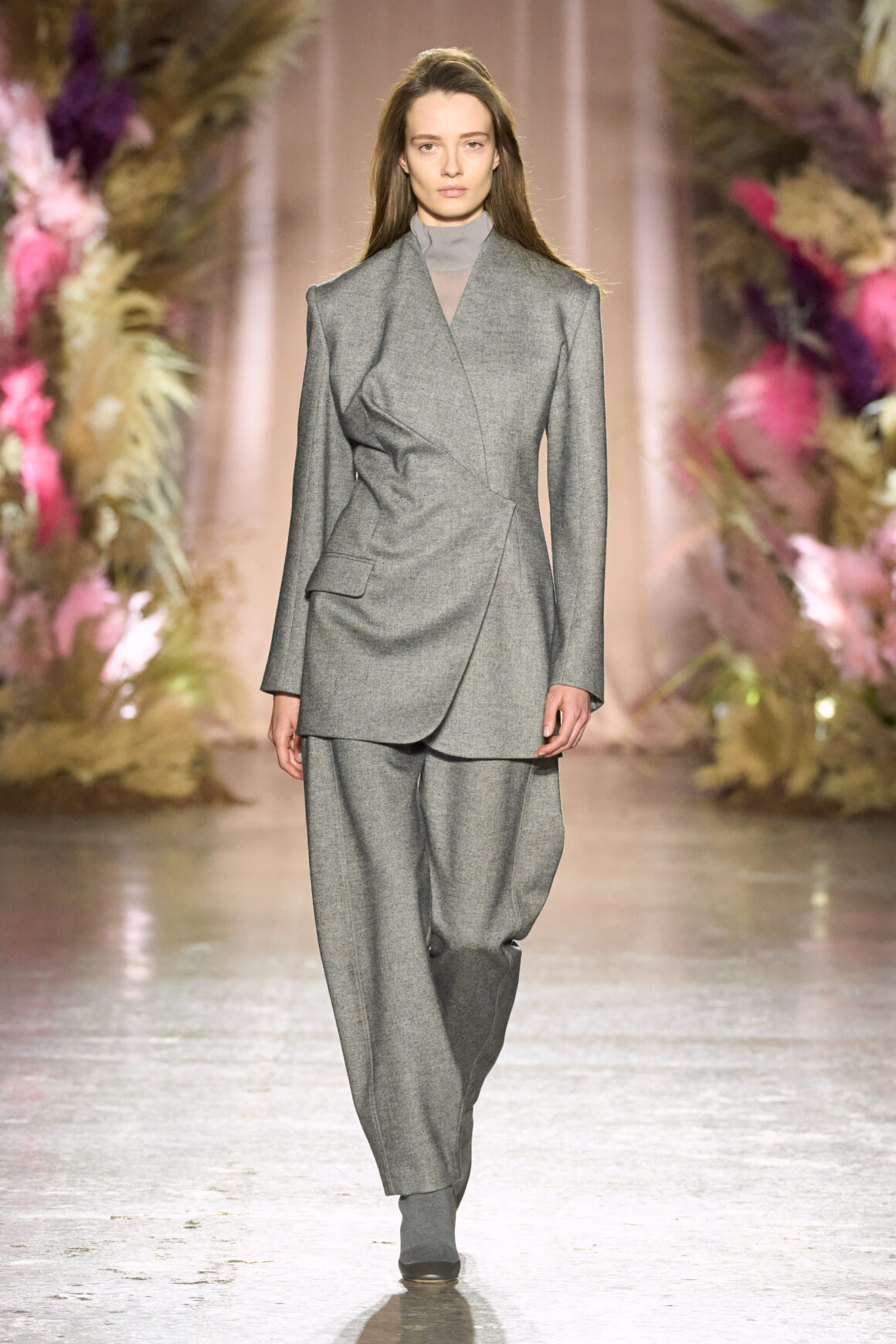 Milan Fashion Week Genny Reveals their Dreamscape Fall Winter 24 Collection With Luxurious Fabrics and Romantic Tones 20