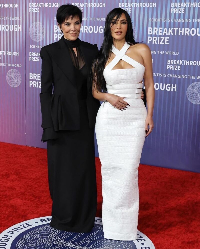 Fashion Bomb Duo: Kim Kardashian Attends the 2024 Breakthrough Prize ...