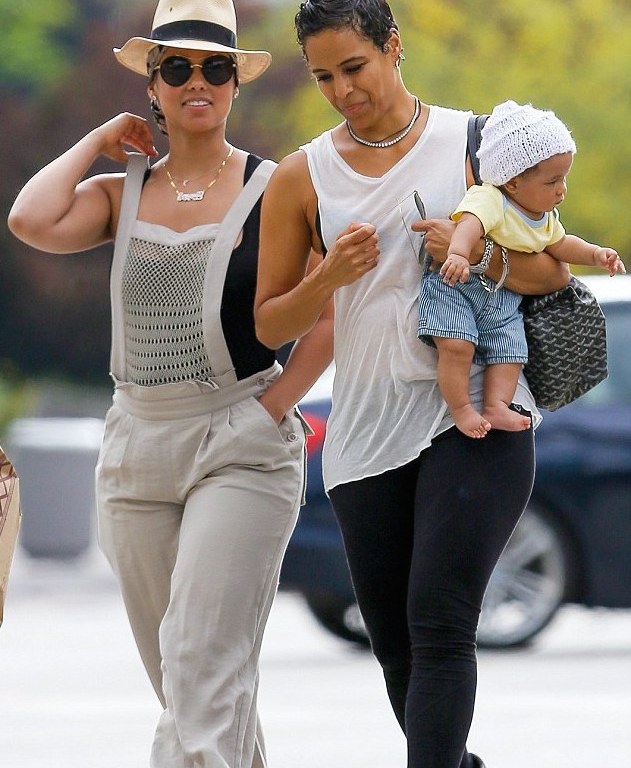 Splurge: Alicia Keys’s West Hollywood Gucci Round Aviator Double Bridge Sunglasses