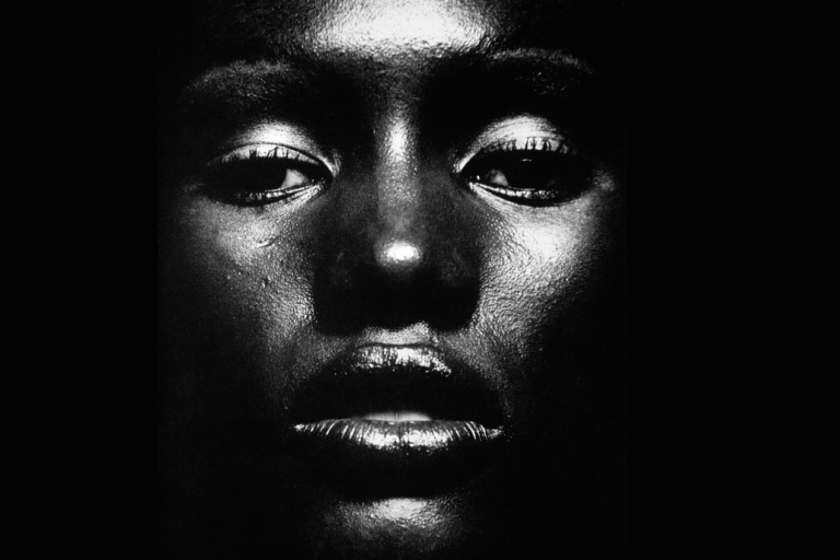 Grace Jones Memoir Hits Bookstores: Says She’s Not Flattered by Pop Stars Emulating her Looks, Calls Kim Kardashian Basic