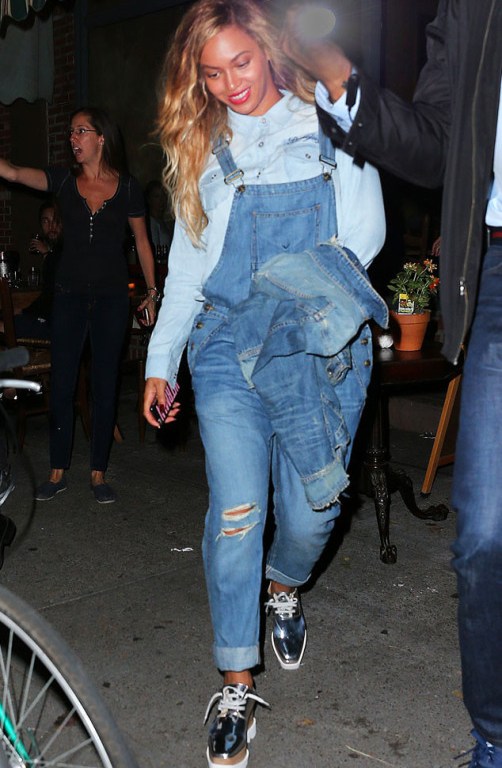 Look for Less: Beyonce’s Brooklyn New York Pizza Run Hudson London Distressed Denim Overalls and Stella McCartney Silver Metallic Platform Britt Brogues
