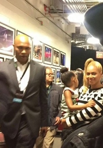 Splurge: Beyonce’s TIDAL X: 1020 Amplified Concert Backstage Valentino Black and White Geometric Print Sweatshirt