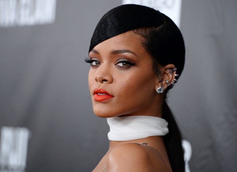 Beauty News: Rihanna Launches Fr8me, A Styling, Hair, and Makeup Agency