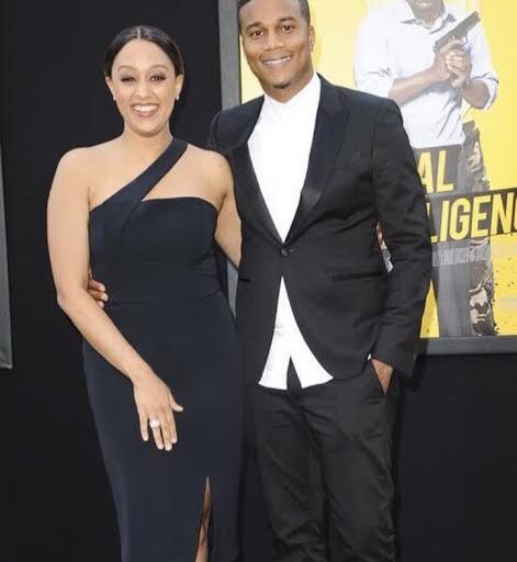 Splurge: Tia Mowry’s Central Intelligence Premiere Nicholas Tech Curve One Shoulder Split Dress