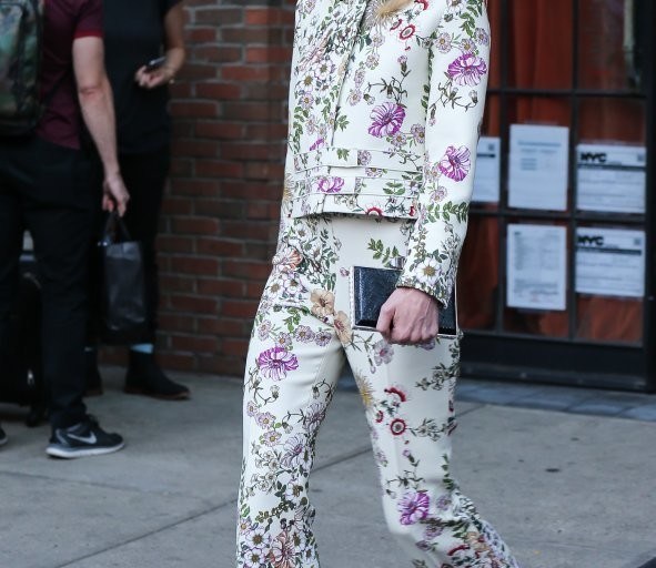 Hot! Or Hmm…: Kate Bosworth’s Kim Crawford Wine House Party Giambattista Valli Resort 2017 Multicolored Floral Printed Pant Suit