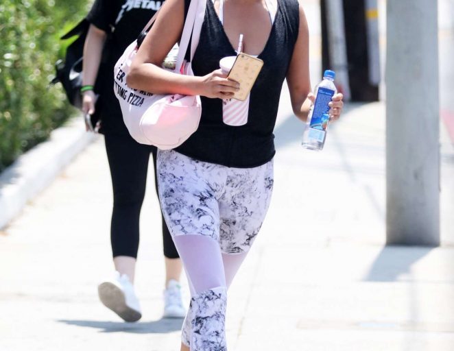 Steal: Shay Mitchell’s Los Angeles Ban.do After This We’re Getting Pizza Gym Bag, Kittens Get Thirsty Too Tumbler, and Varley Aileen Granite Haze Compression Tights