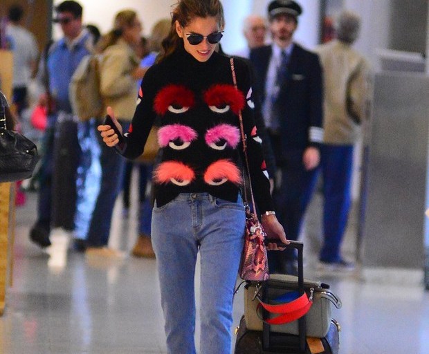 Splurge: Izabel Goulart’s Santos Dumont Airport Fendi Fur Eyelash Turtleneck and Mini Python Peekaboo Bag