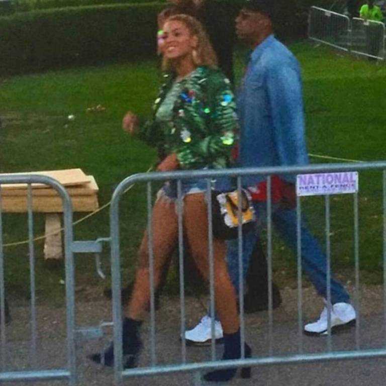 Beyonce Wears 5:31 Jerome’s Spring 2016 Tropical Print Bomber, T-Shirt, and Bag to Made in America 2016
