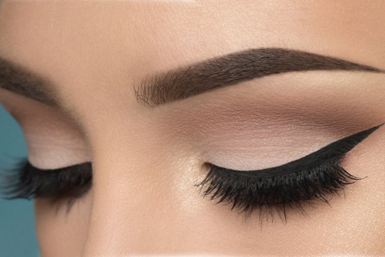 Using Video Tutorials To Sell Makeup Online