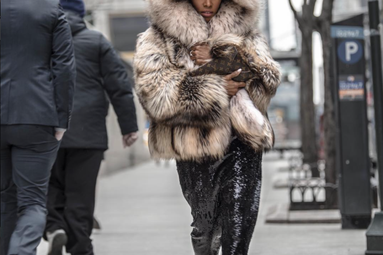 What To Wear to Winter New York Fashion Week (Shopping): Warm Coats, Comfortable Statement Shoes, and More!