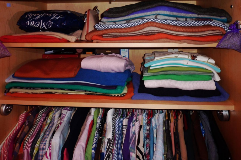 6 Tips for Getting Rid of Wardrobe Clutter