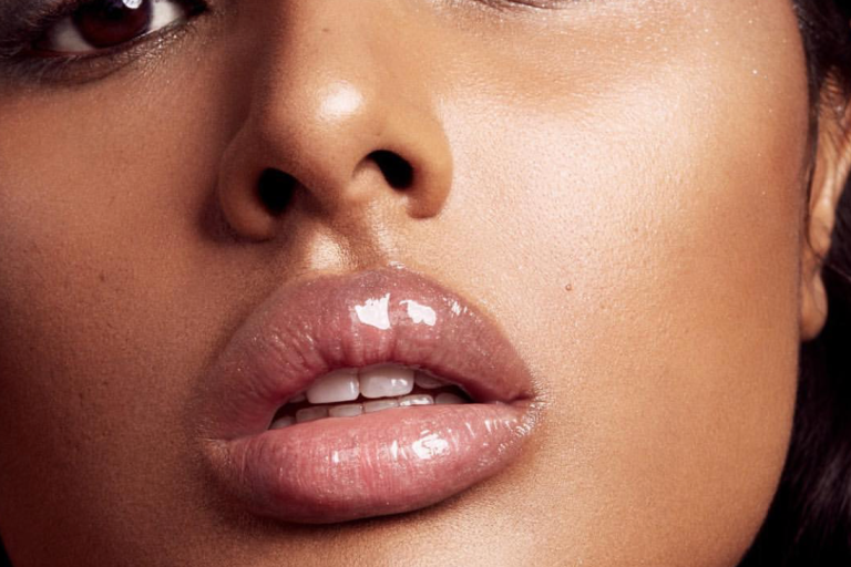 Beauty Bomb Trend : Is Lip Gloss Making a Comeback?