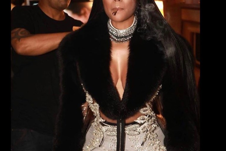 The Best Fashionable Flat Irons You Can Buy, According To Celebrity Hairstylists