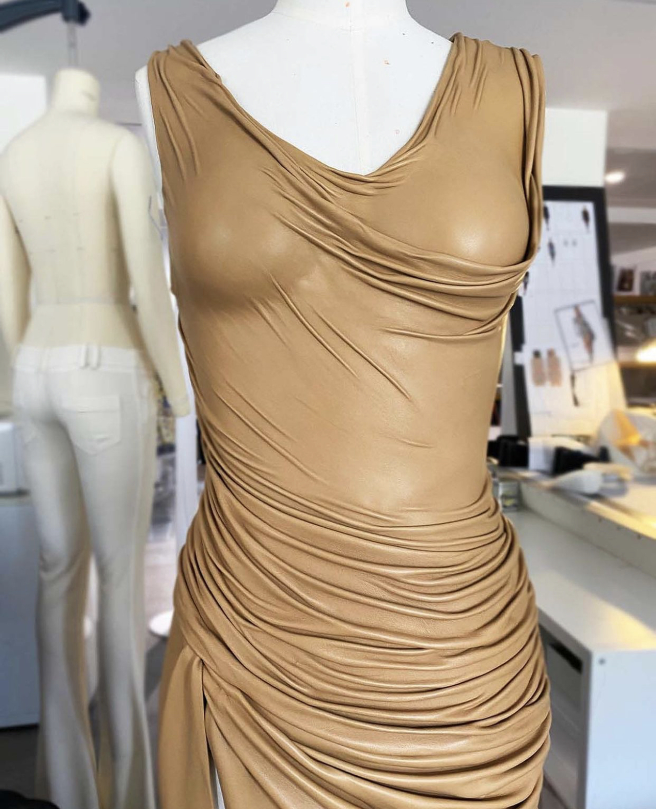 Zendaya Stuns in Custom Balmain Nude Leather Draped Dress for the Premiere  of 'Dune' at Venice Film Festival + Birthday Look Featuring Valentino Brown  Puff Mini Dress - Fashion Bomb Daily