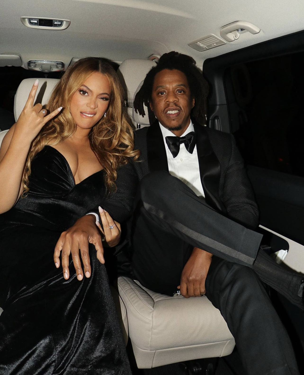 Beyonc Wears Custom Black Velvet Valdrin Sahiti Dress While Attending the 'The Harder They Fall' World Premiere at the London Film Festival With Jay-Z - Fashion Bomb Daily Beyonc Wears Custom Black Velvet Valdrin Sahiti Dress While Attending the 'The Harder They Fall' World Premiere at the London Film Festival With Jay-Z - Fashion Bomb Daily
