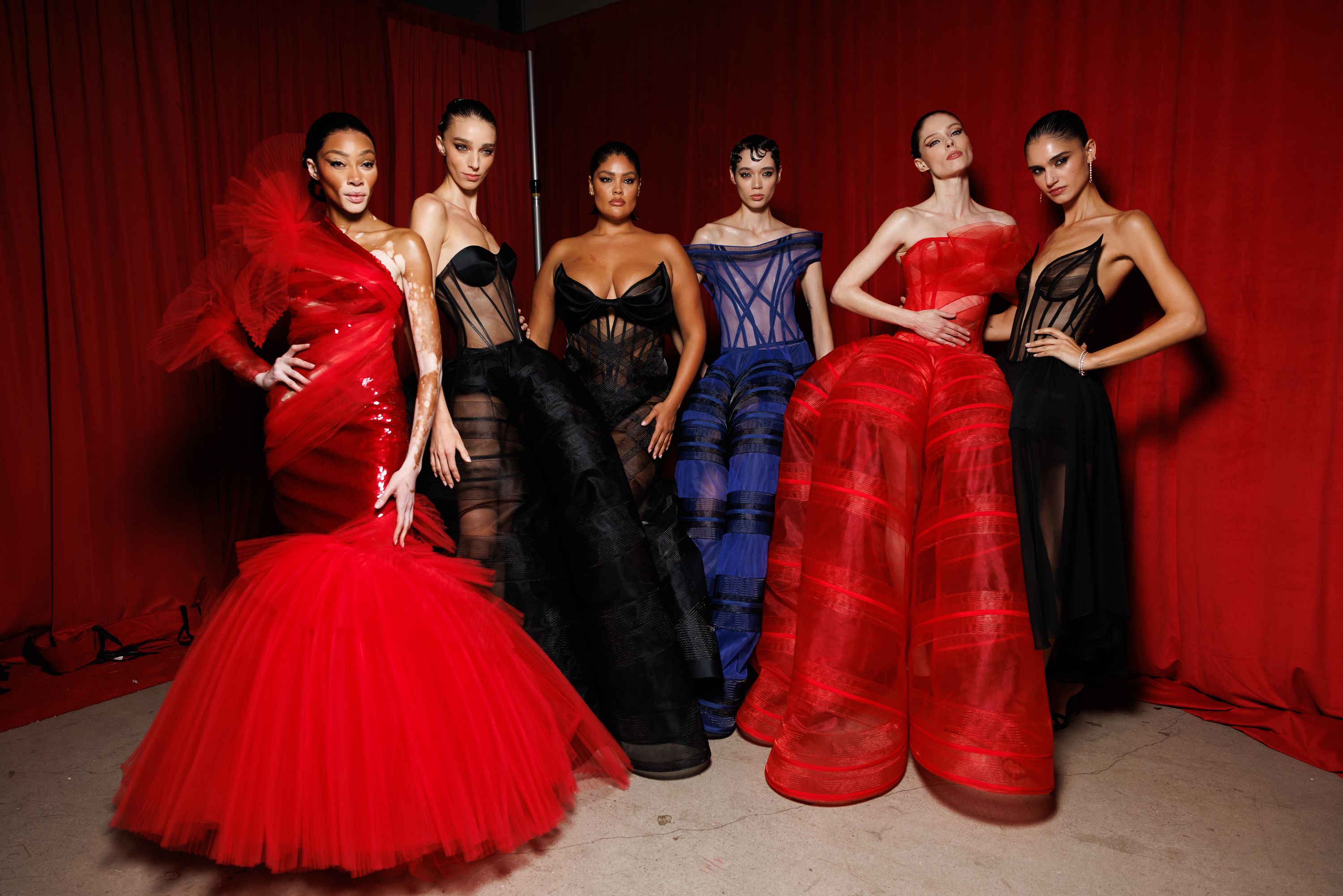 Christian Siriano FallWinter 2025 Collection Draws Inspiration From The Auto Industry With Metallic Palettes And Tactile Fabrics 7