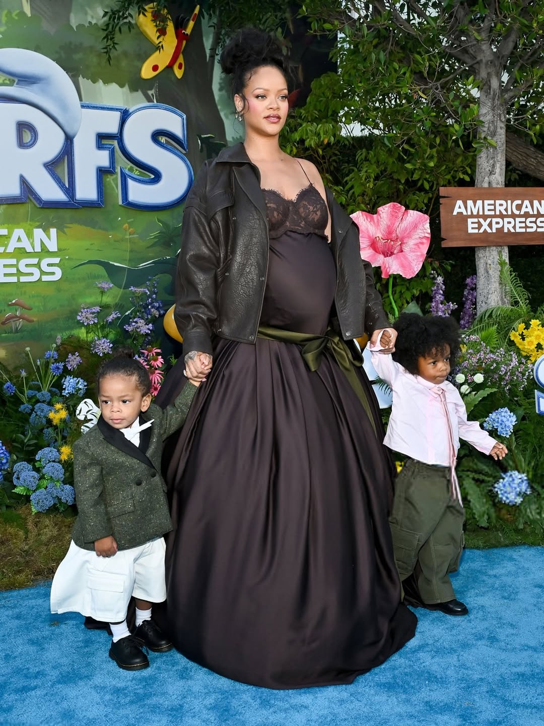 2 Rihanna Wears Custom YSL Sons RZA And Riot Rock Custom Dior Men At The Smurfs Movie Premiere