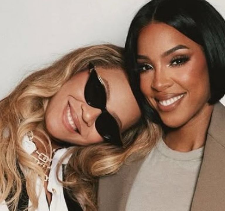 Beyonce Supports Kelly Rowland at the “Boy is Mine” Tour in a Black and White Elisabetta Franchi Jumpsuit