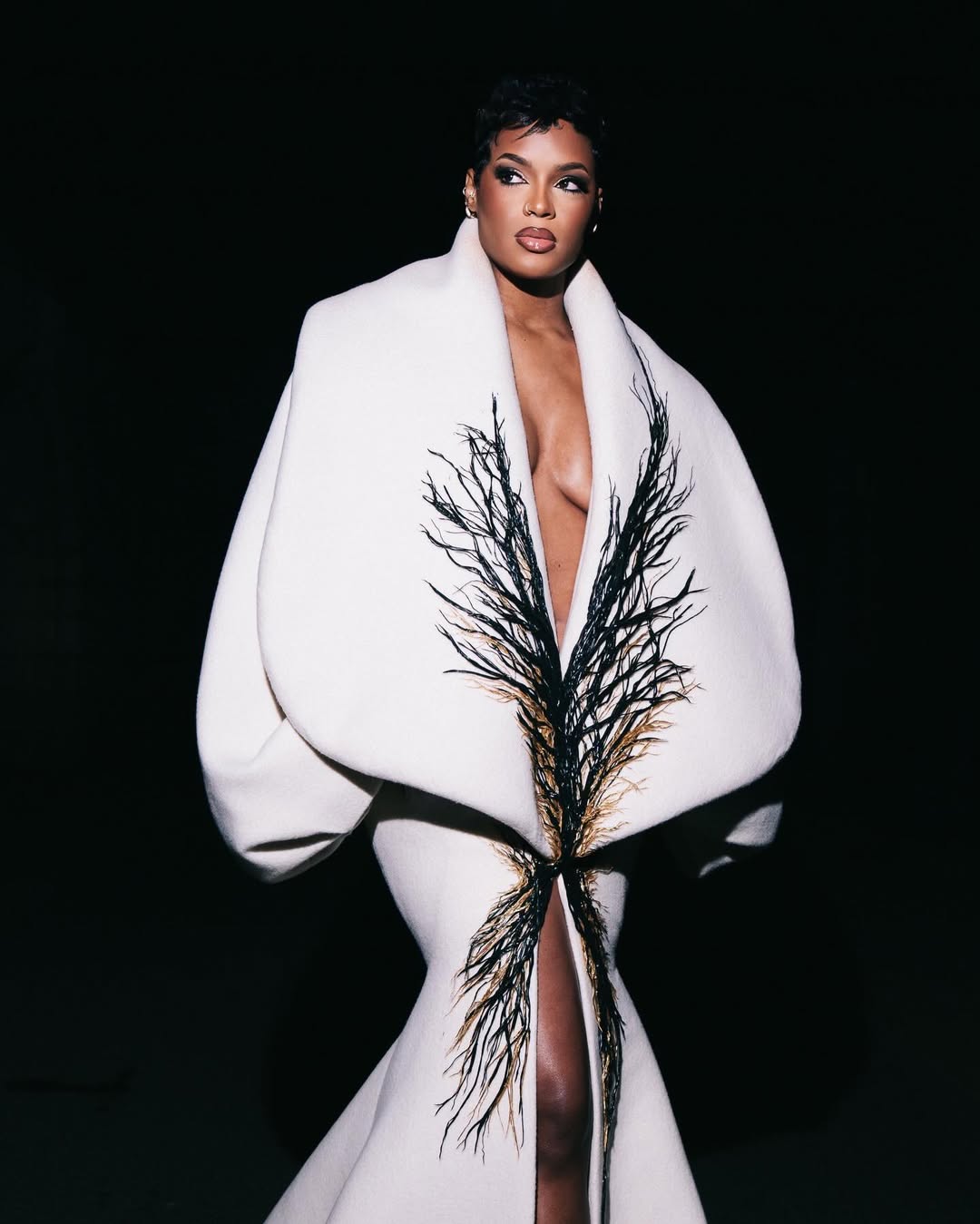 3 Didi Stone Wears Ivory Sculptural Stephane Rolland Haute Couture Gown To Time France Event