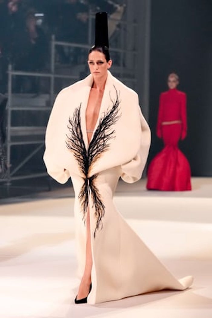 88 Didi Stone Wears Ivory Sculptural Stephane Rolland Haute Couture Gown To Time France Event