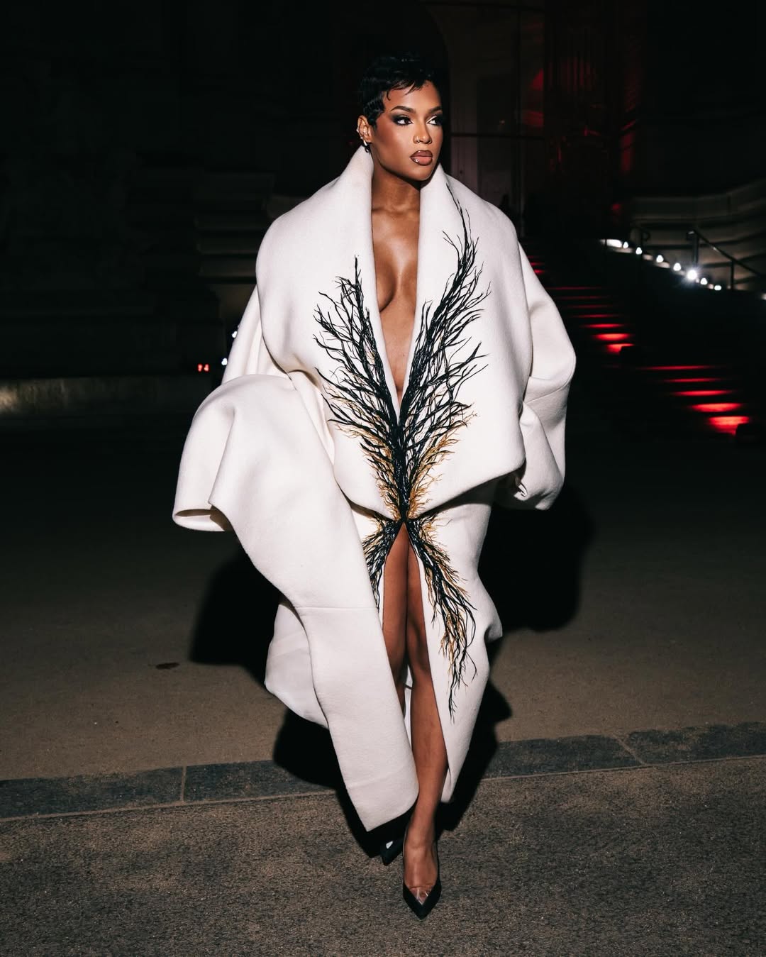 99 Didi Stone Wears Ivory Sculptural Stephane Rolland Haute Couture Gown To Time France Event