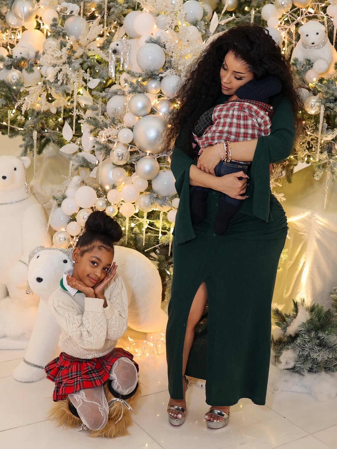 Cardi B Celebrate Christmas With Her Children In An Olive Green Bodycon Dress With Silver Metallic Heels 2