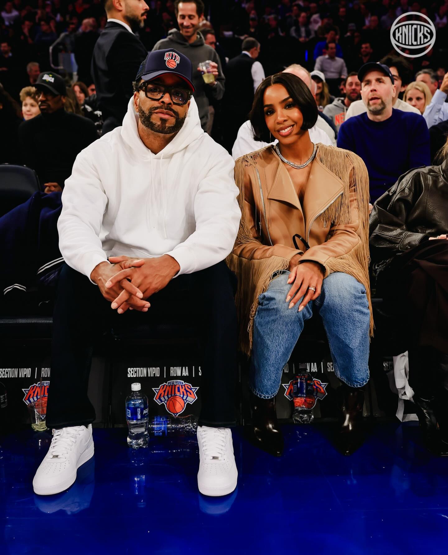 Kelly Rowland And Method Man Bring The Fashion For Relationship Goals Press Tour Courtside In A Fringed TTSWTRS Jacket Black And White Rowen Rose Stella McCartney And More Image 1770394362 1